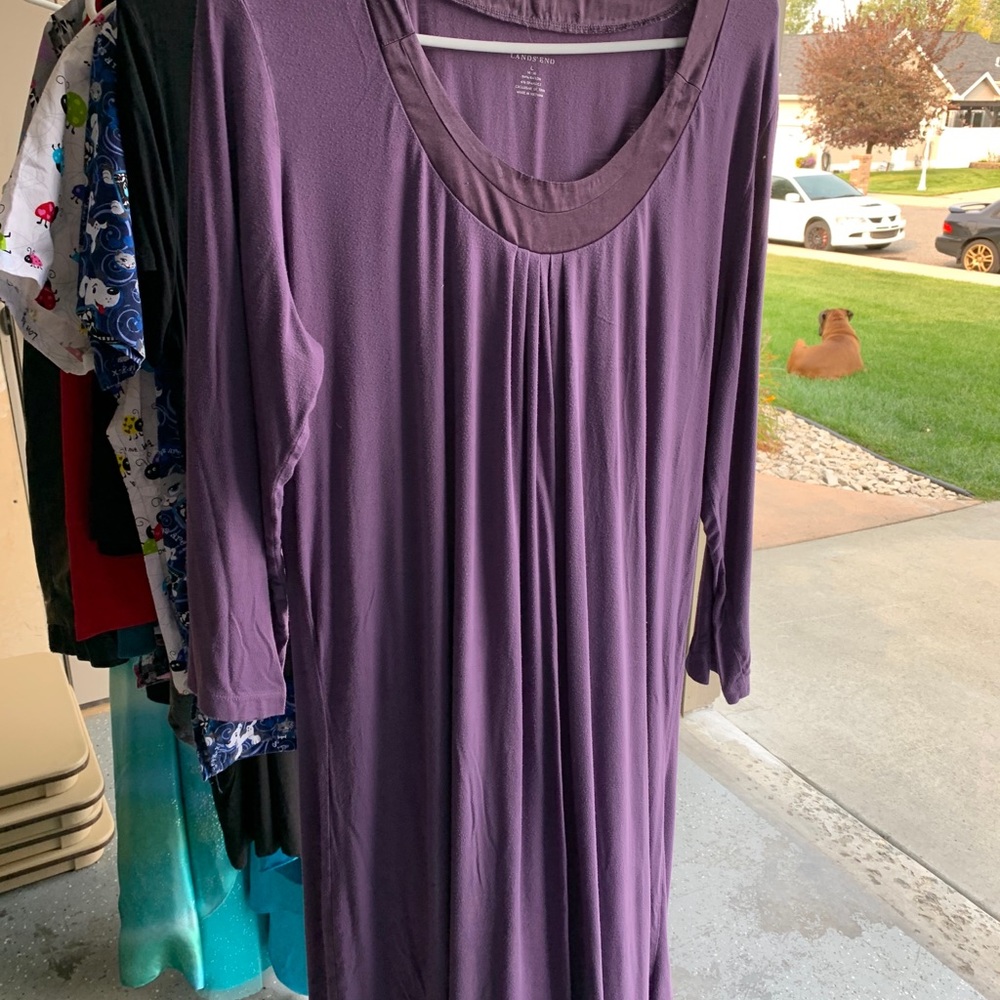Women’s Night Gown - L - Like New